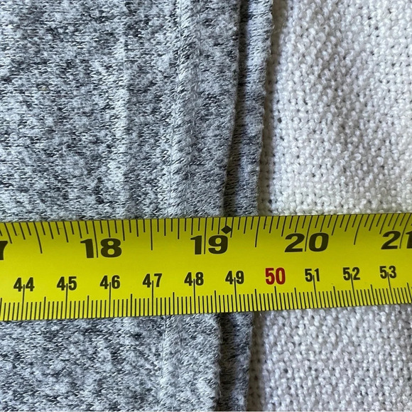 Cozy Light Heathered Gray Mock Neck Crop Sweater Size Small - Picture 9 of 9